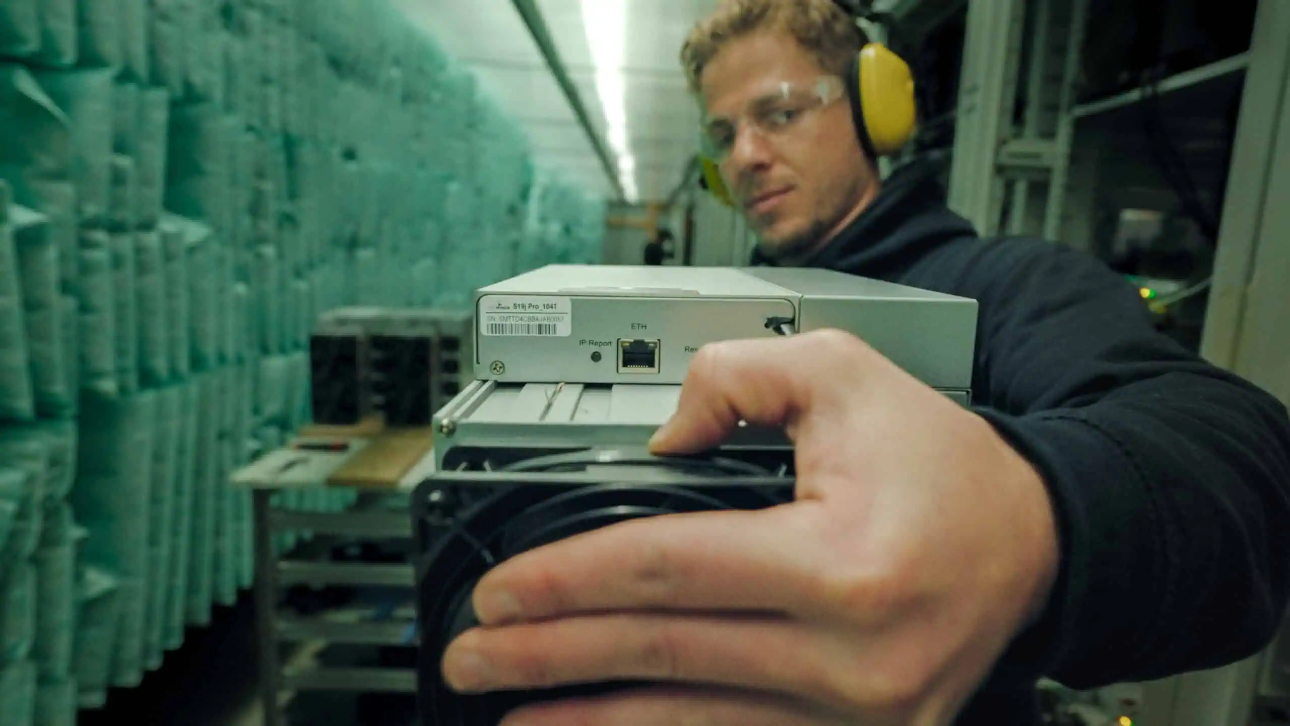 Bitcoin hosting Canada — repair center